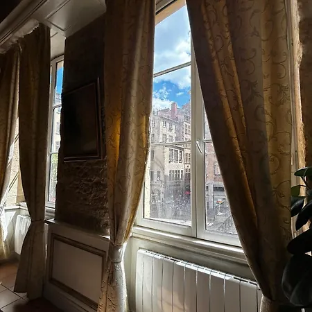 Coeur Vieux Lyon, 60 M2 Lumineux Confort 4*