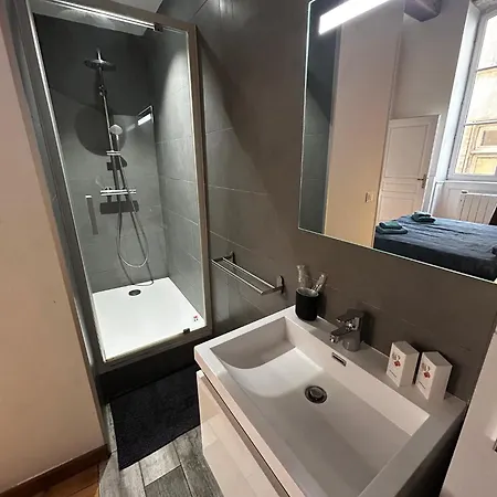 Coeur Vieux Lyon, 60 M2 Lumineux Confort
